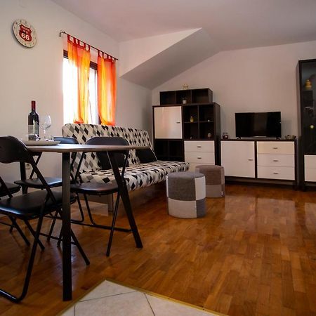 Apartment Kika Pula Eksteriør billede
