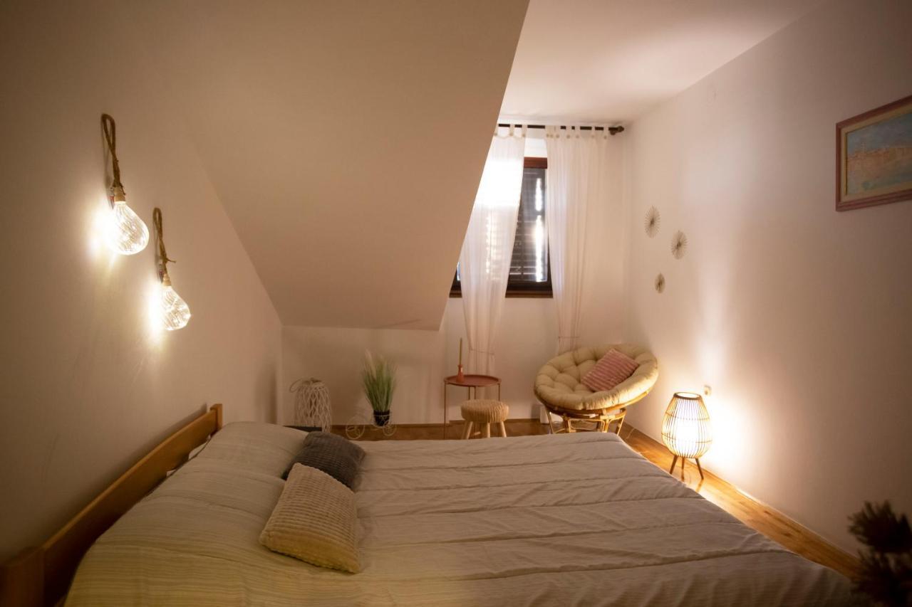 Apartment Kika Pula Eksteriør billede