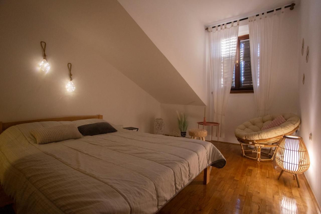 Apartment Kika Pula Eksteriør billede